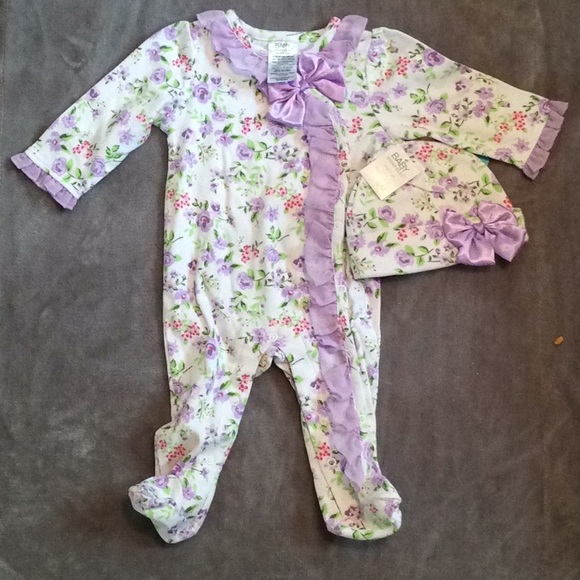 Baby Essentials Other - Baby Essentials Onesie and hat set